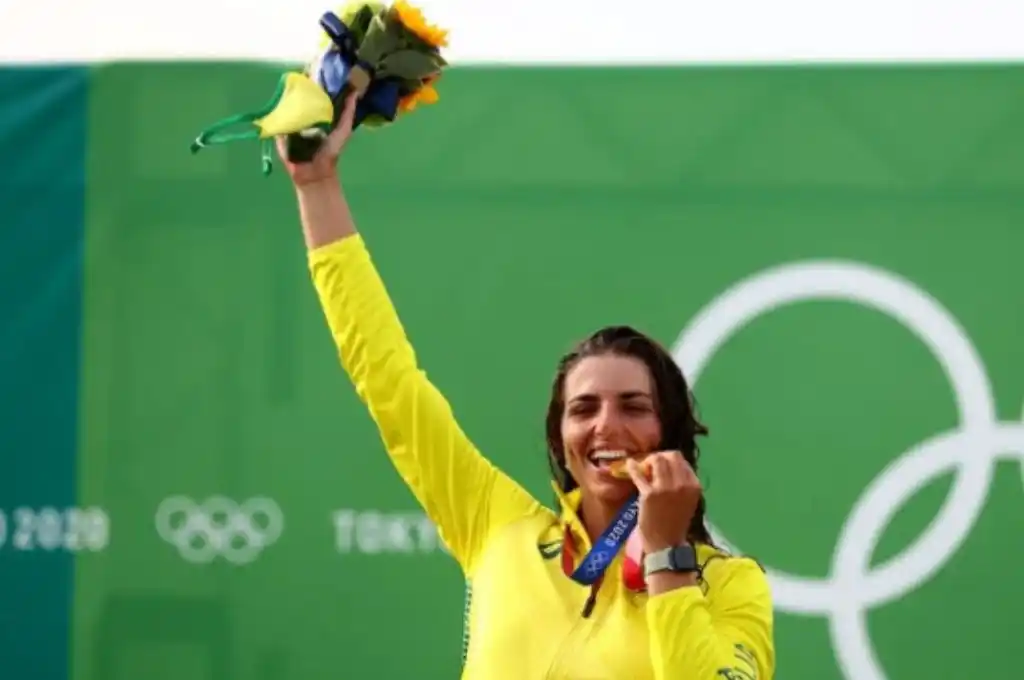 Tokio 2020: atleta australiana arregló su kayak con un preservativo y ganó el oro