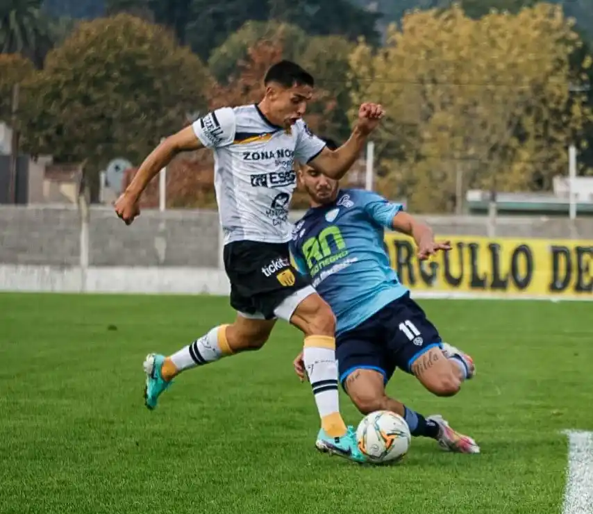 FOTO @MAUROPINEROPH Arregui, durante la derrota de Santamarina con Sol de Mayo.