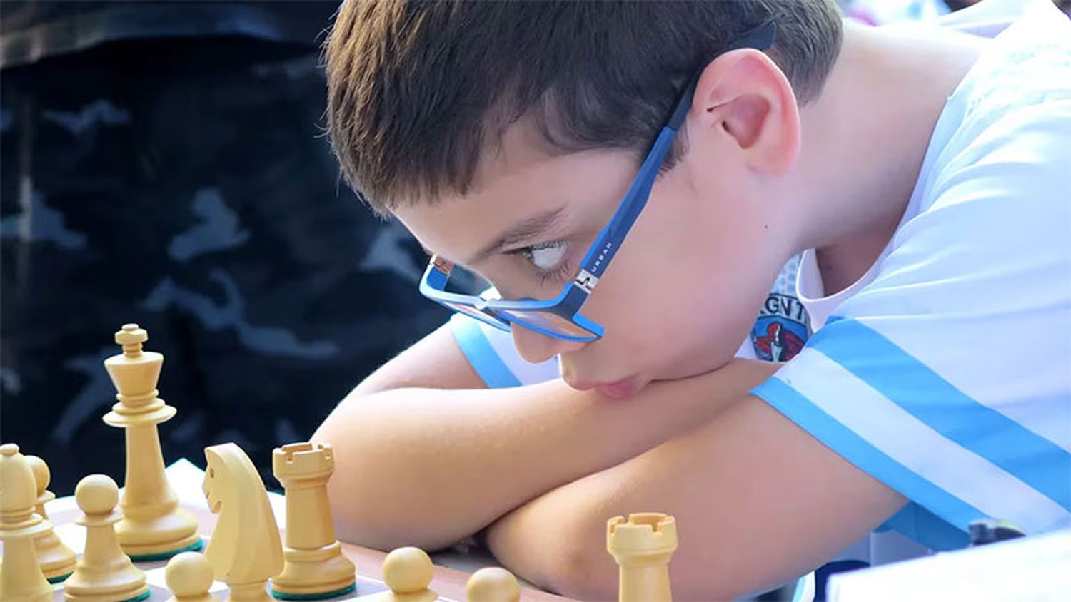 Un argentino de 10 años derrotó al número uno del mundo en ajedrez