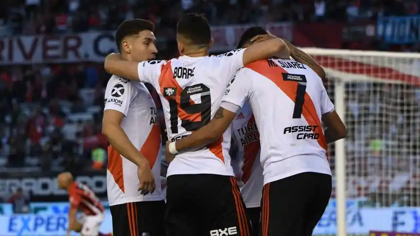 Con dos goles de Borré, River despachó en un rato a Patronato
