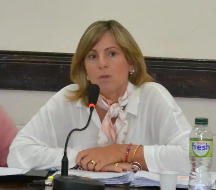 En 25 de Mayo, una edil del FdT con mandato hasta 2025 renunció a su banca para volver a ser candidata a concejal