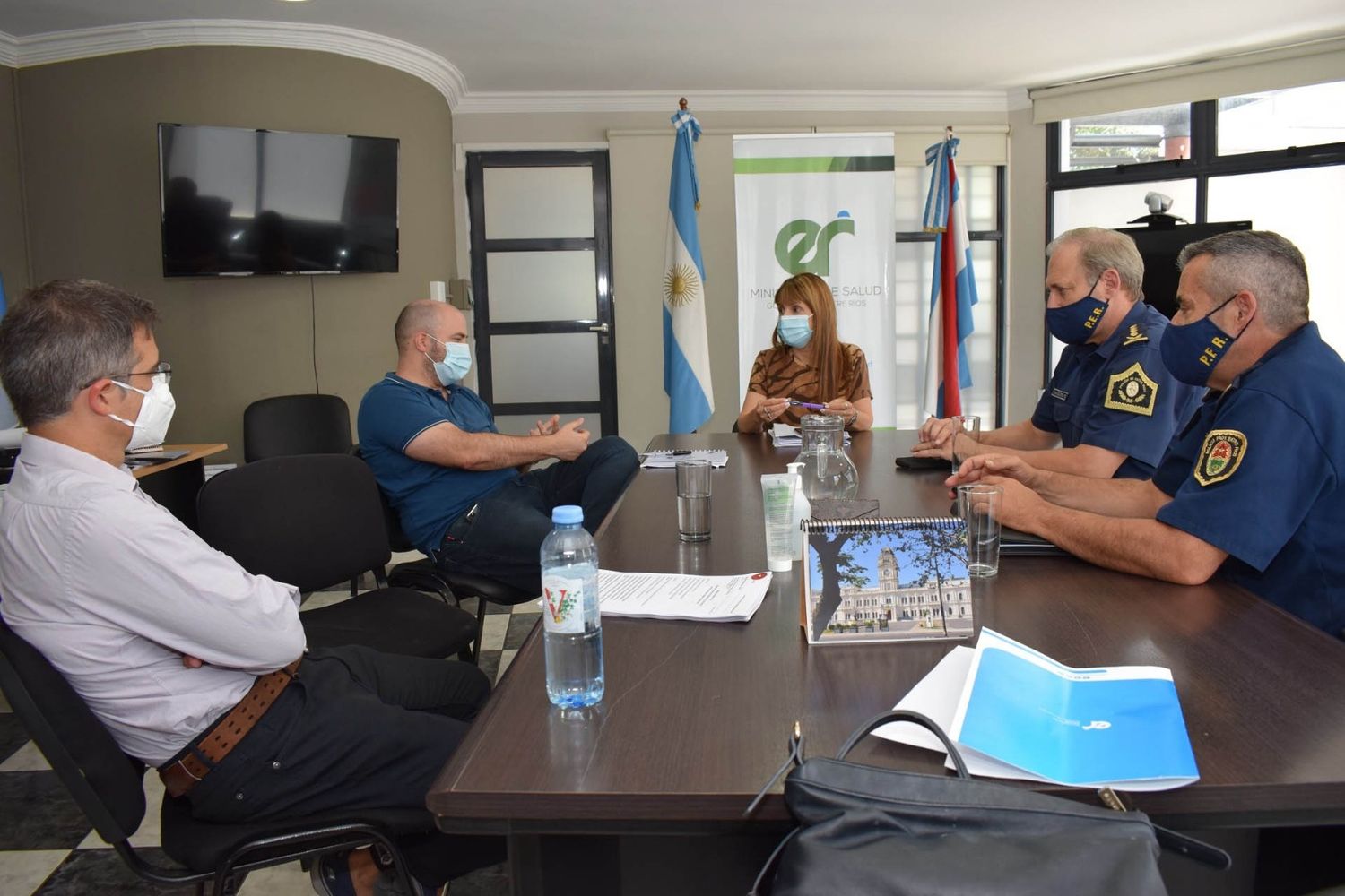 Salud se reunió con directivos de la Policía de Entre Ríos para abordar la vacunación Covid-19