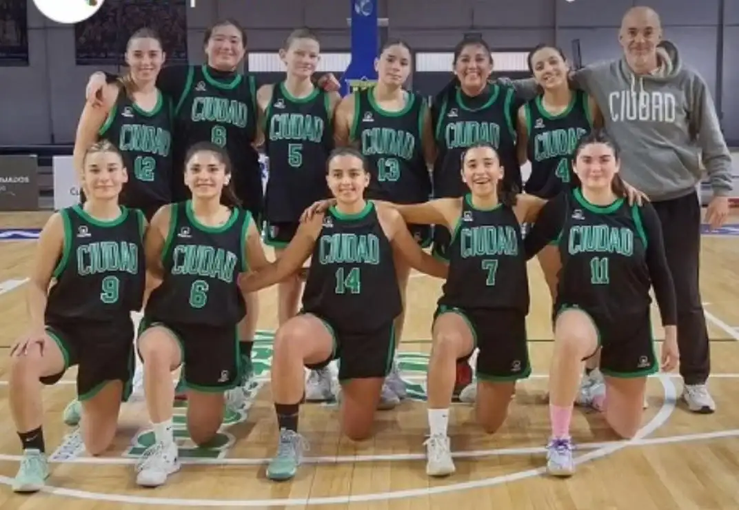 Club Ciudad volvió a ganar y sostiene el invicto en Primera.