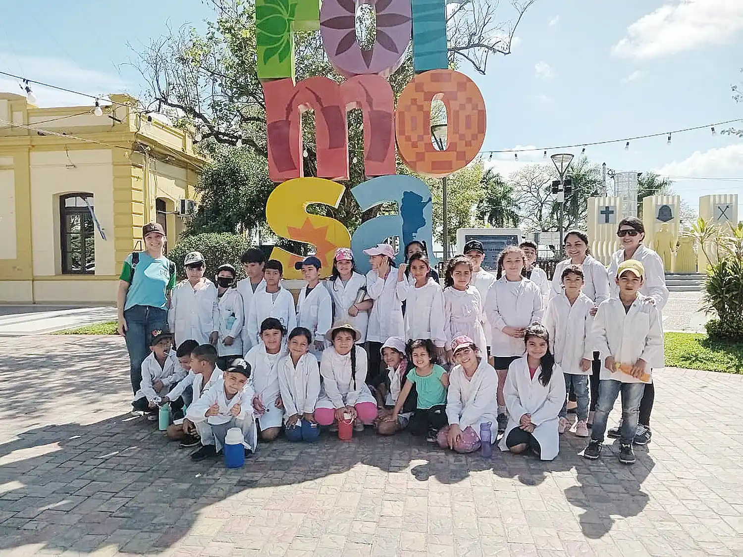 Alumnos de la EPEP 445 recorrieron la 
ciudad en el marco del programa municipal