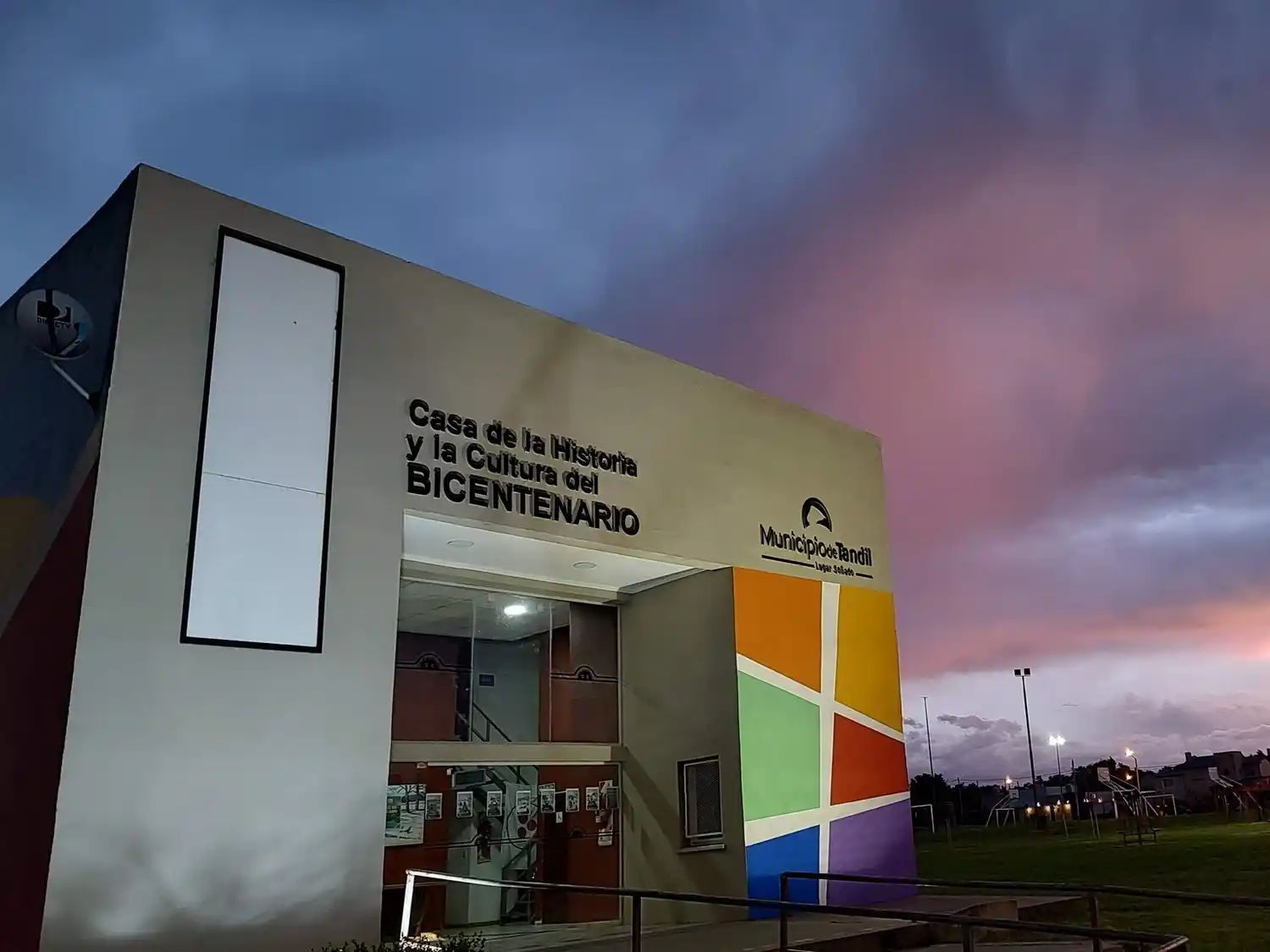 La Casa del Bicentenario, ubicada en Actis 1991, es una sede habitual en la que se realizan diferentes propuestas culturales.