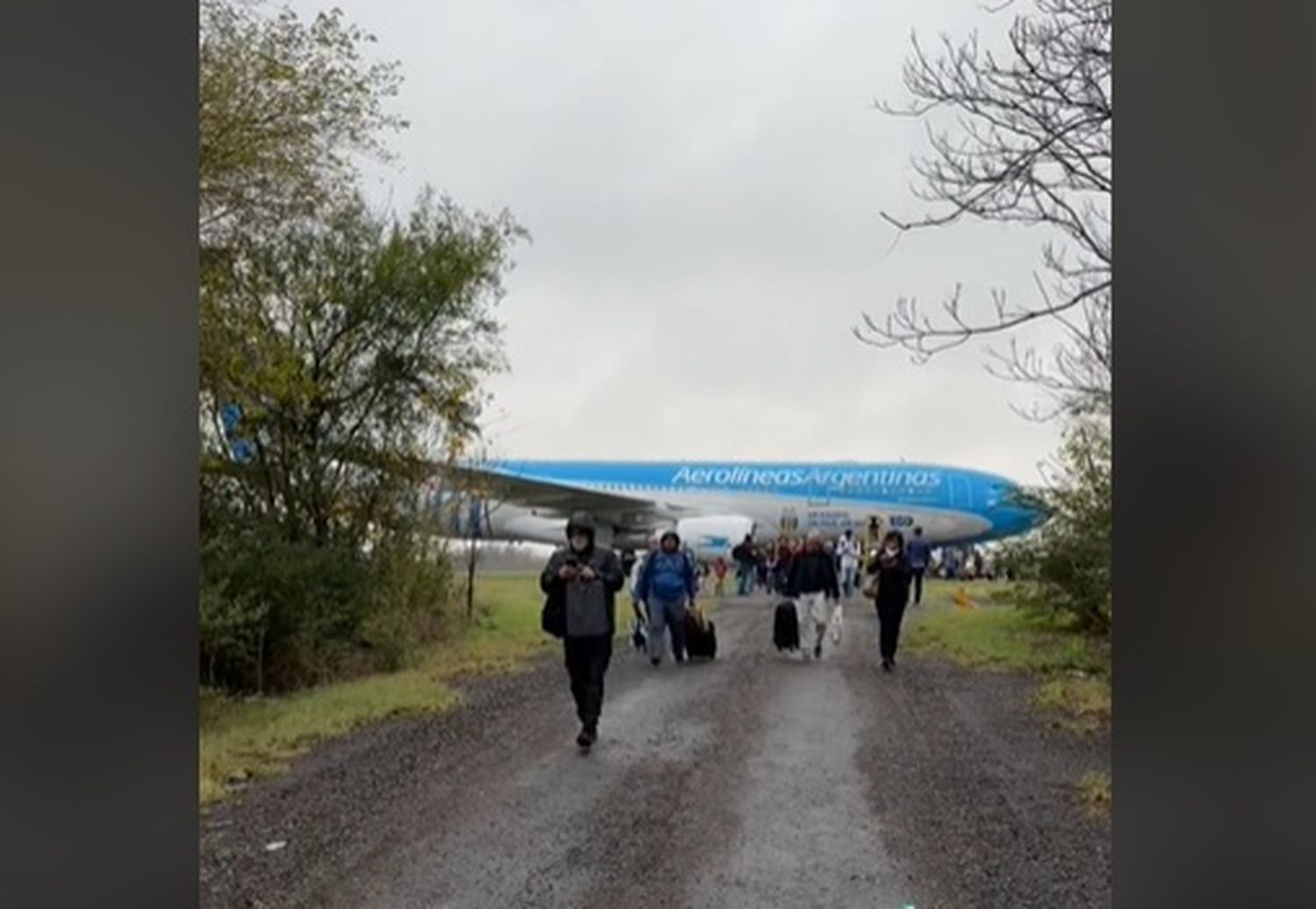 Amenaza de bomba en vuelo de Aerolíneas Ezeiza - Miami: Más de 9 horas después, partió el avión