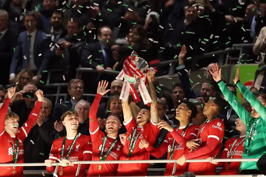 Alexis Mac Allister se consagró campeón con el Liverpool de la Carabao Cup
