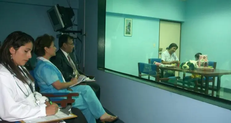 Declaran las hermanas de la víctima  de los docentes abusadores