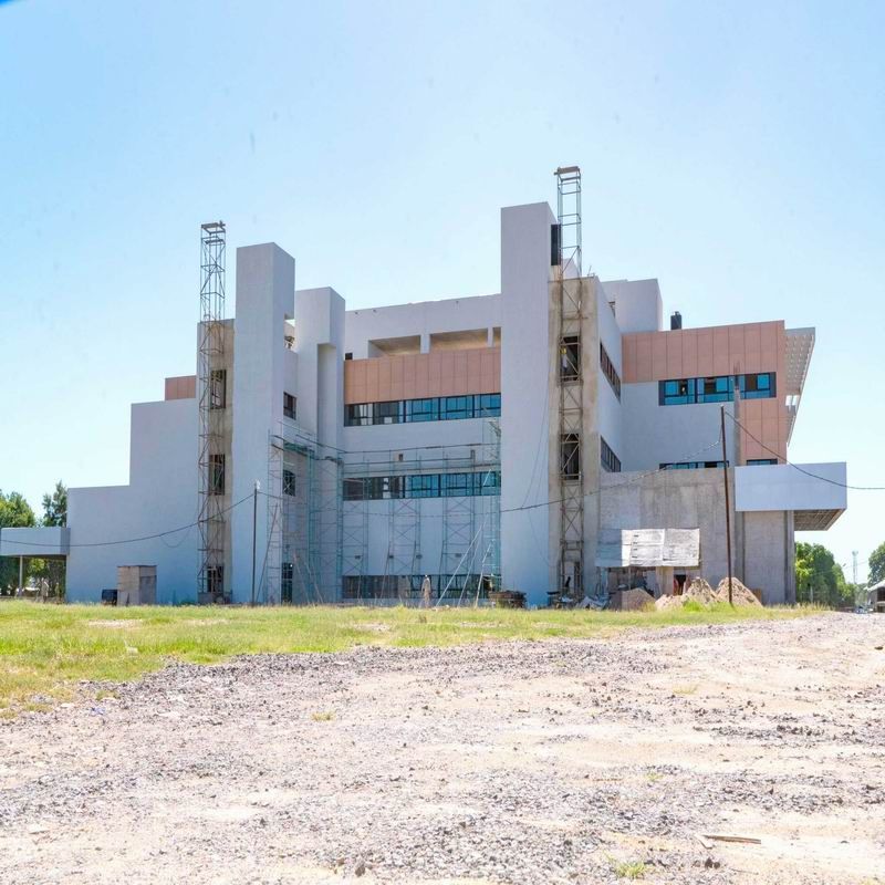 Insfrán anunció la licitación para construcción del 
centro de abastecimiento, producción y laboratorios
