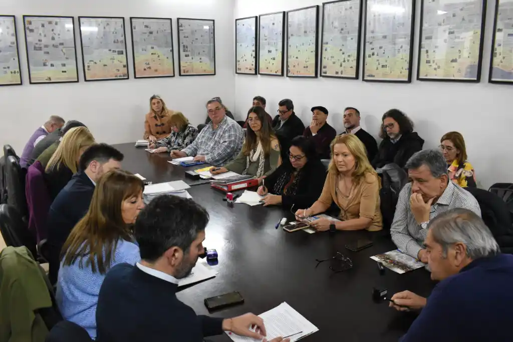 AGMER firmó acuerdos paritarios que garantizan estabilidad laboral y resguardos concursales para miles de docentes