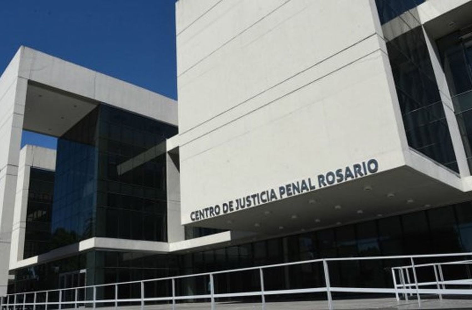 Investigan balacera en inmediaciones del Centro de Justicia Penal: una mujer resultó herida