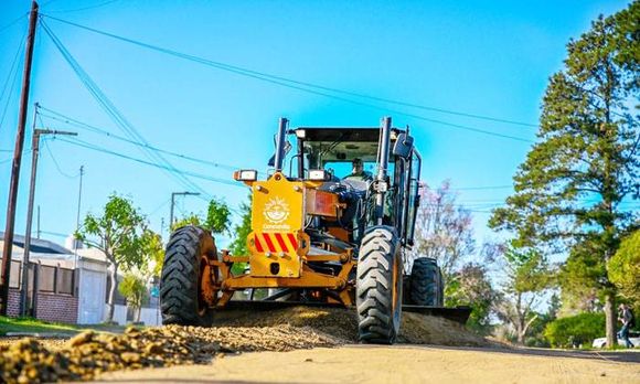 Vecinos y colectiveros destacan los  avances del plan municipal de enripiado