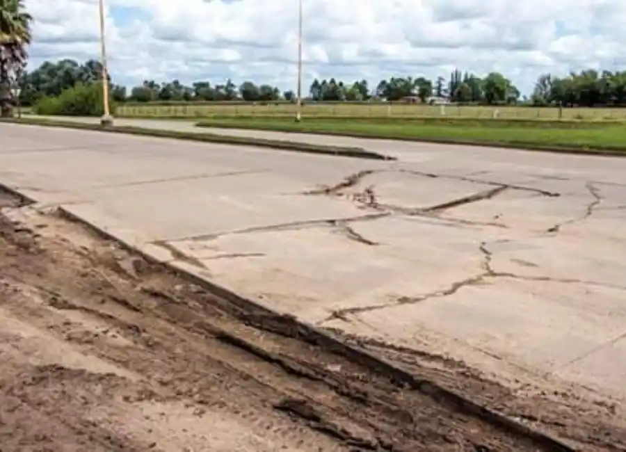 Colón: Por el mal estado de Ruta 50, funcionarios y Vialidad provincial acordaron señalizaciones y desvíos