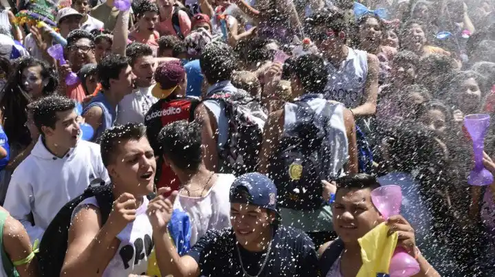 Jueza apuntó a los padres por desbordes de alumnos