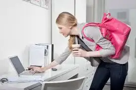 5 maneras de mejorar tu postura corporal en la vuelta al trabajo