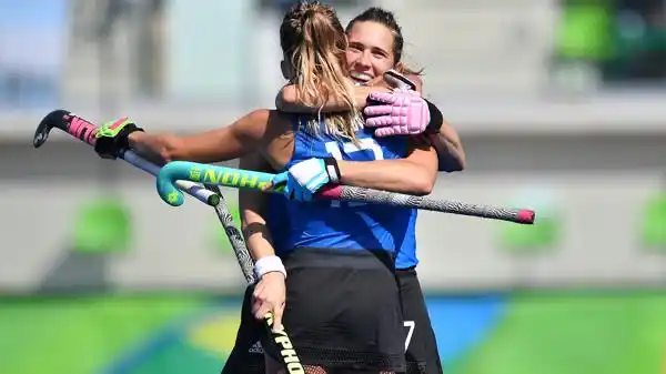 Las Leonas vencieron a India y lograron el pase a cuartos