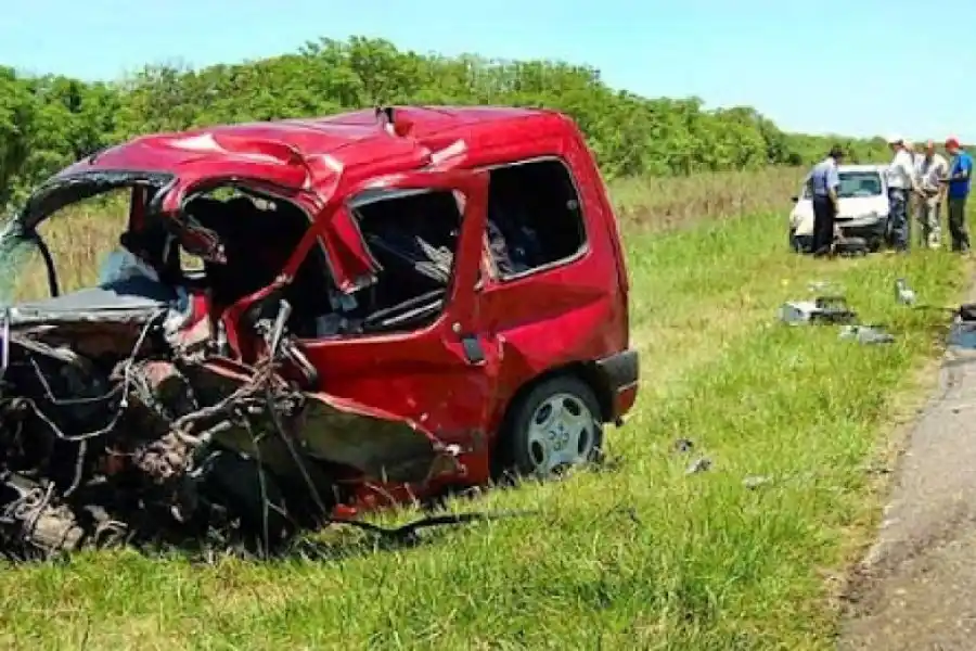 Así quedó la Peugeot Partner en la que viajaba la artista.
