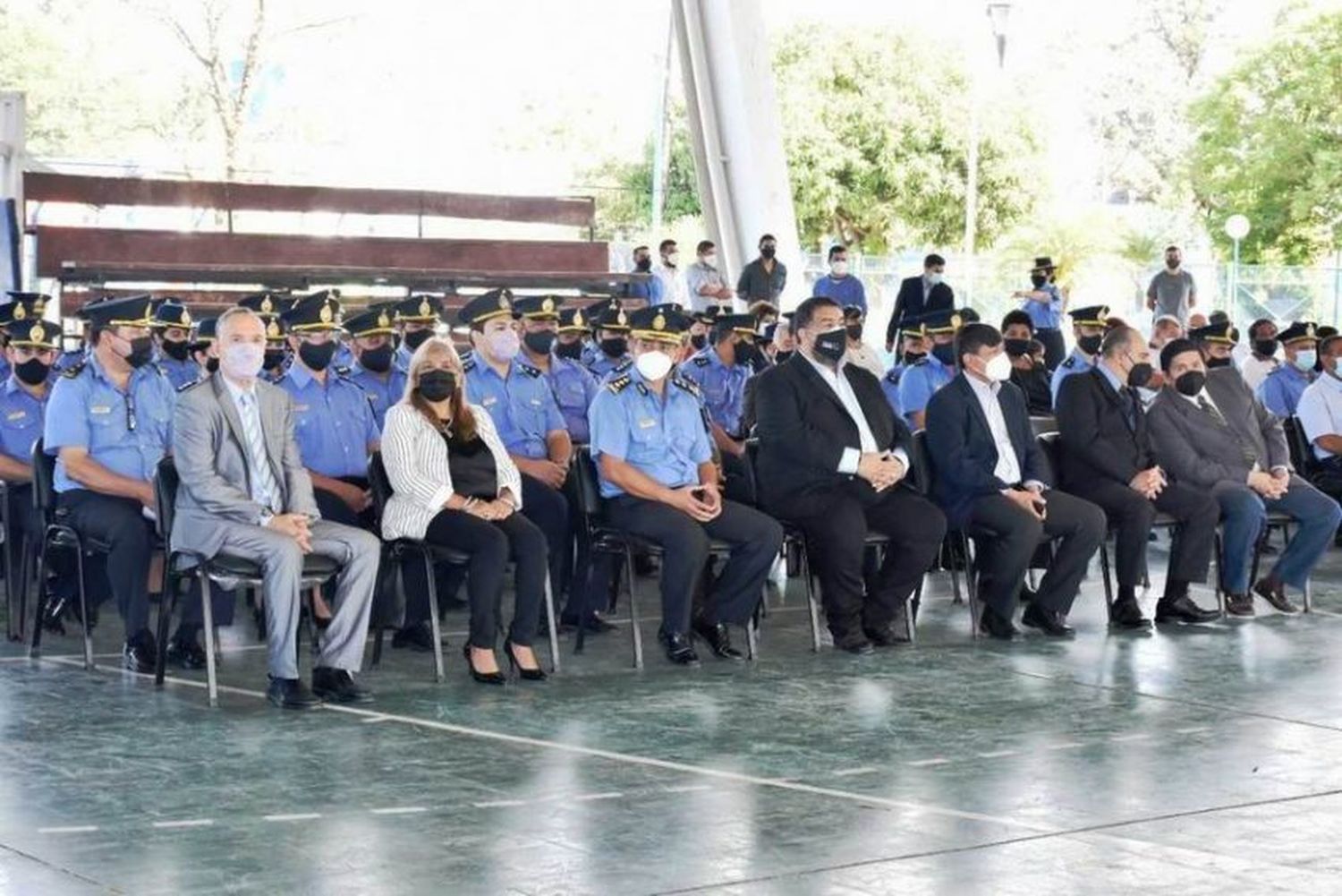 Entrega de las fojas de servicio al personal que pasó a retiro