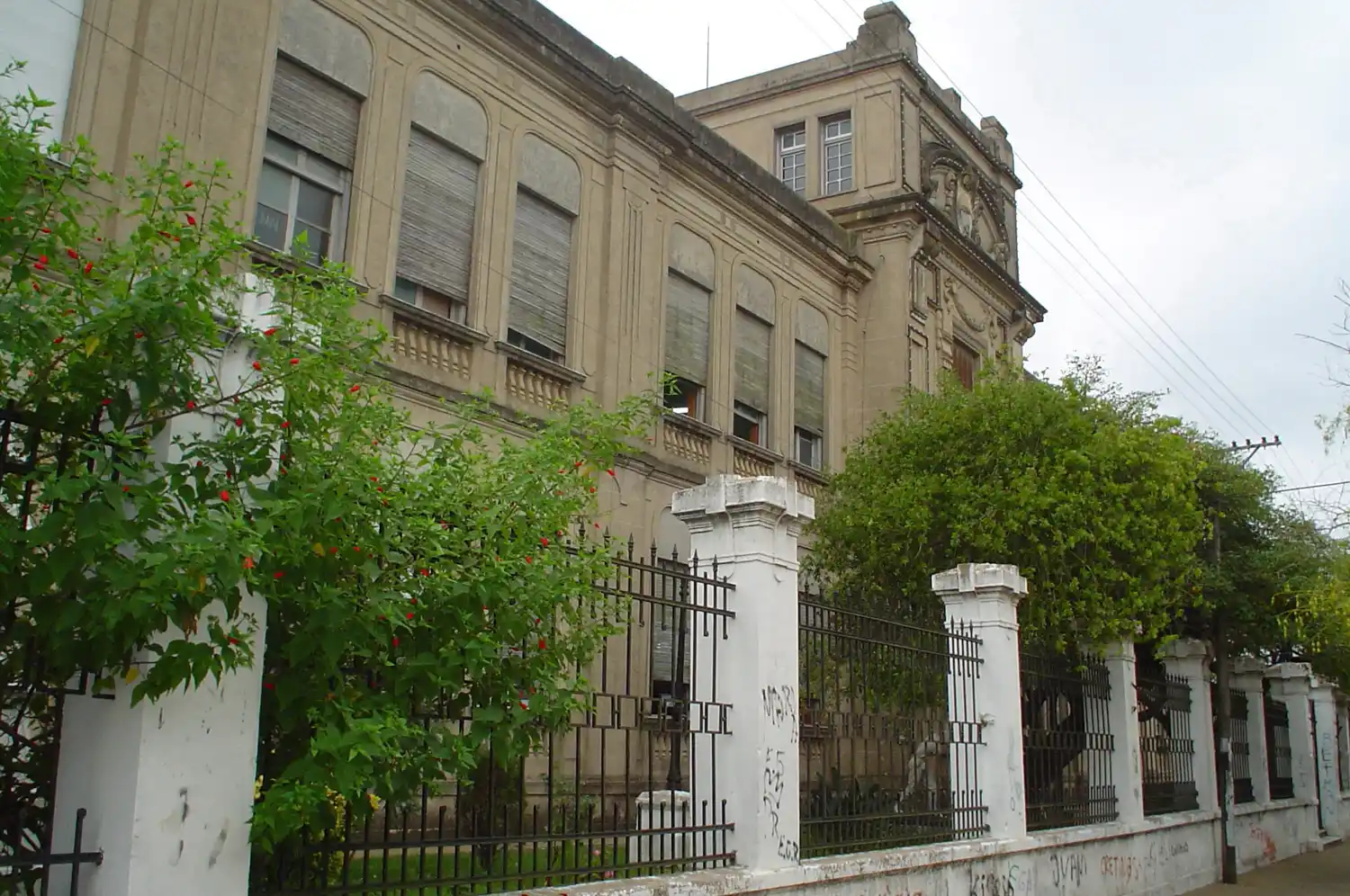 Por día, más de 12 chicos abandonaron la escuela en los últimos seis años