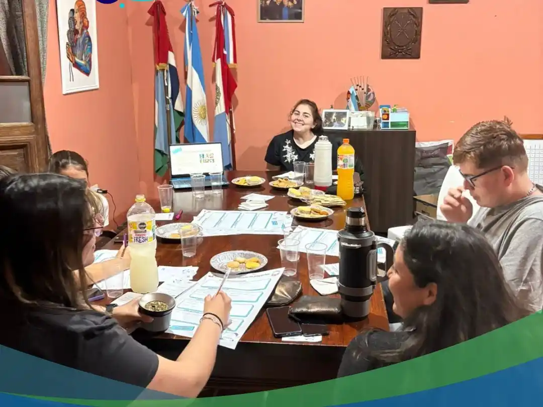 Jóvenes que participaron del primer Parlamento en Santa Isabel.