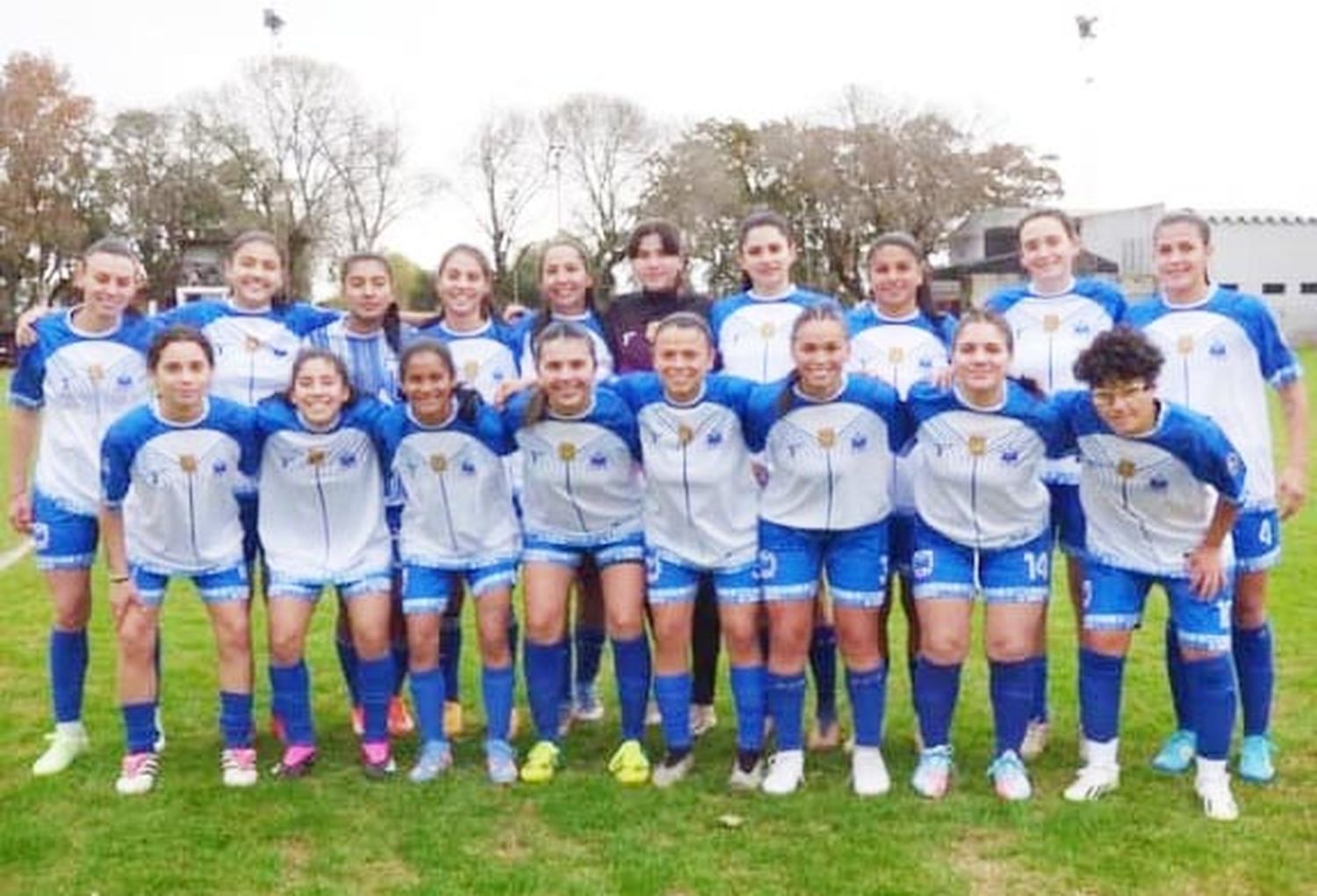 Regional de fútbol femenino: Santa goleada por 8 a 1 ante Defensores de Armstrong en Santa Fe