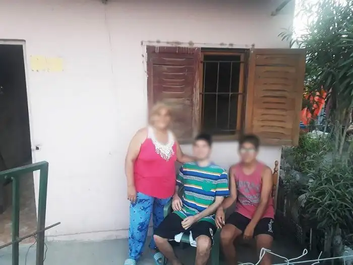 Recuperan un módulo y lo entregan a una familia que vivía en una casa prestada