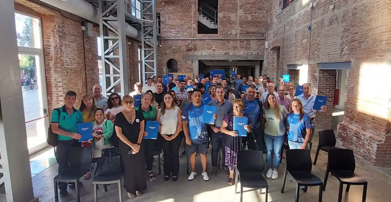 La provincia entrega aportes a clubes a través del programa Deporte Comunitario