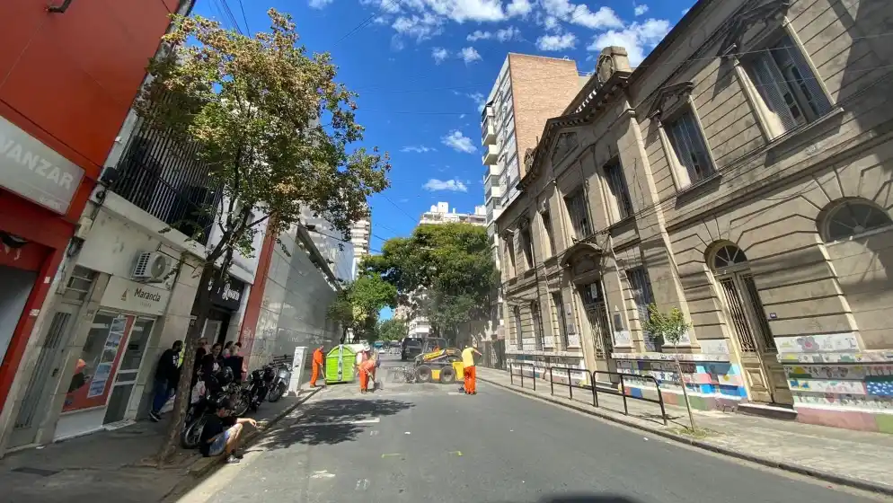 Molestia de comerciantes por el corte de Mitre al 1600 por trabajos de bacheo