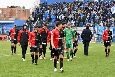 Colón sigue sin levantar cabeza y perdió ante San Telmo