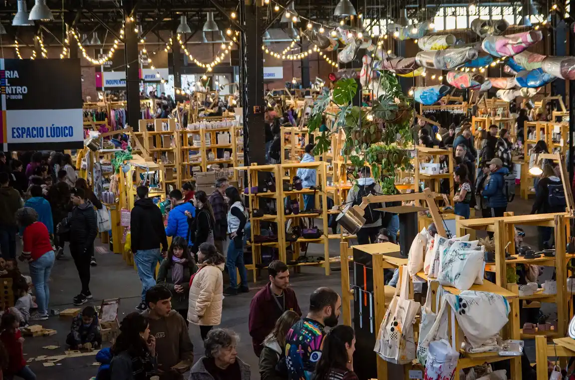 La Feria del Centro sigue potenciando el trabajo y la creatividad de los emprendimientos de la región