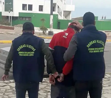 Aprehenden a hijo de pareja detenida por venta de drogas