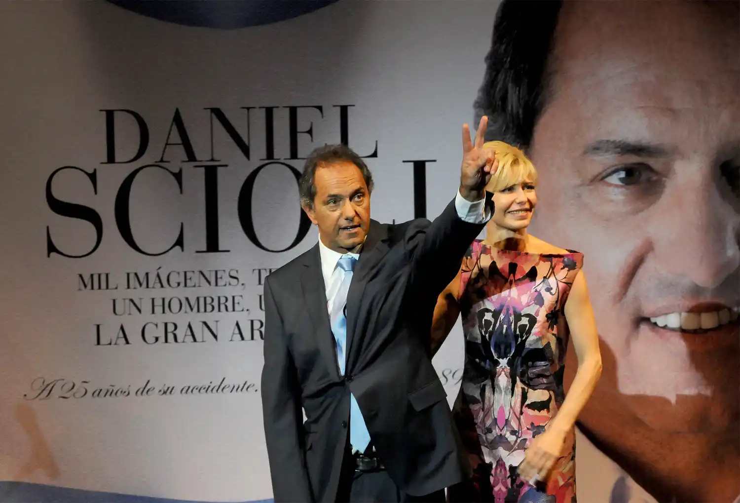 Elecciones 2015: La Ola Naranja de Scioli llega al Luna Park