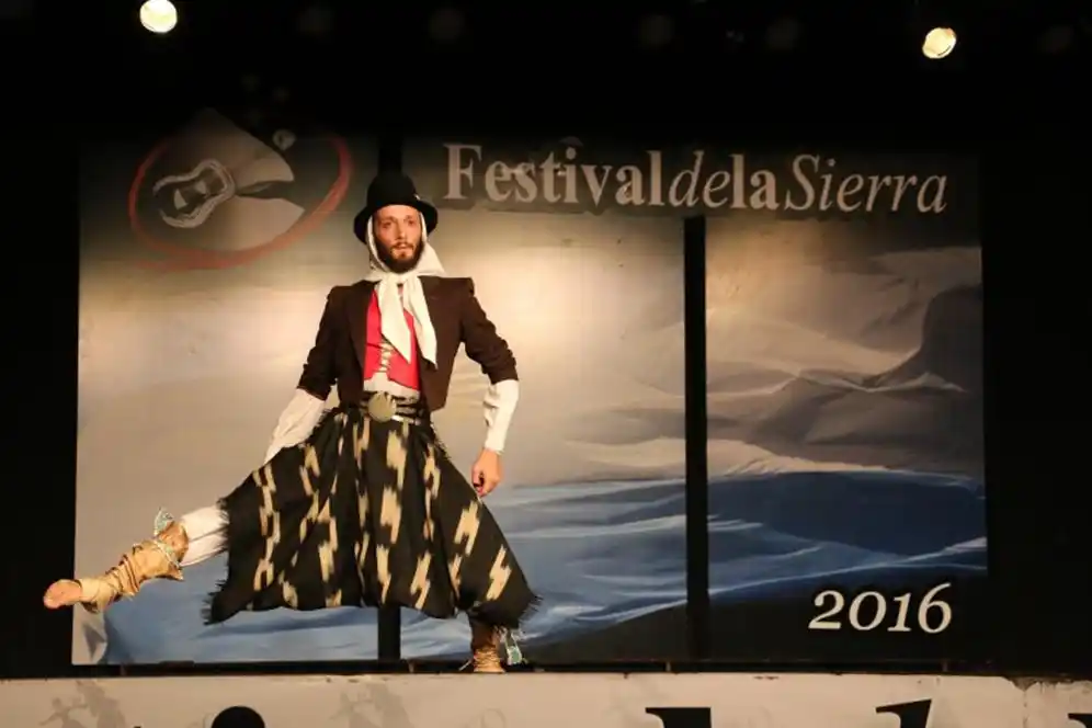 Mariano Ibargüengoitía formará parte del Ballet Oficial de Cosquín