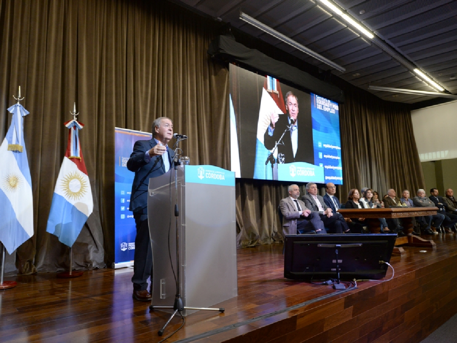 Schiaretti: "Córdoba impulsa el empleo con una inversión anual de $2400 millones"