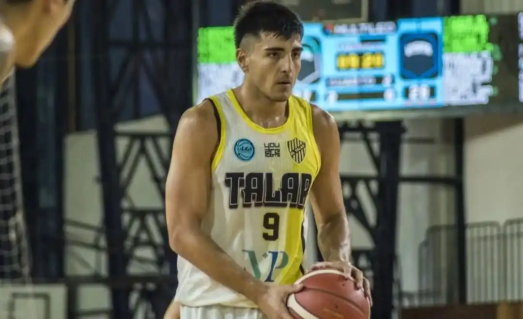 Mateo Macrini con la camiseta de El Talar.