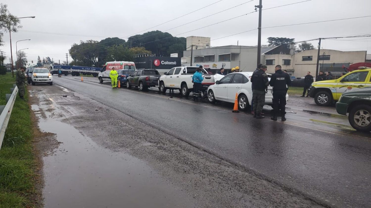 Choque en cadena, con cuatro vehículos involucrados, en ruta 8