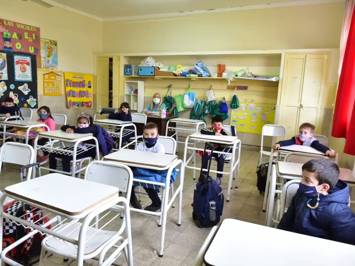 El lunes vuelven a la presencialidad 420.000 alumnos cordobeses