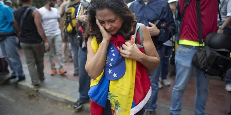 ¡CON UNA ECONOMÍA COMO ESA! Venezuela es el segundo país más infeliz del mundo