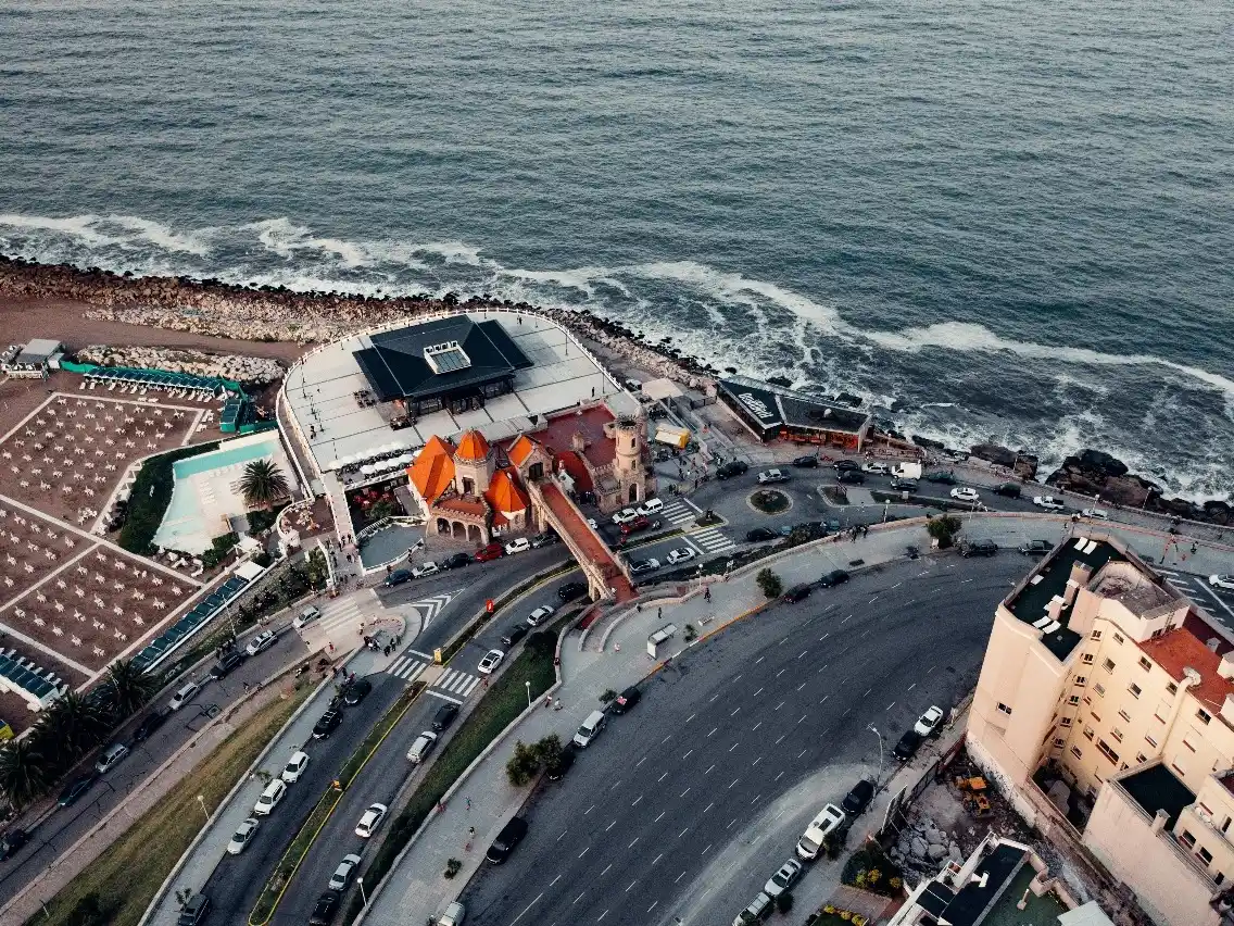 Ya se puede contratar una carpa para el verano siguiente y pagarla el año próximo en cuotas o con descuentos.