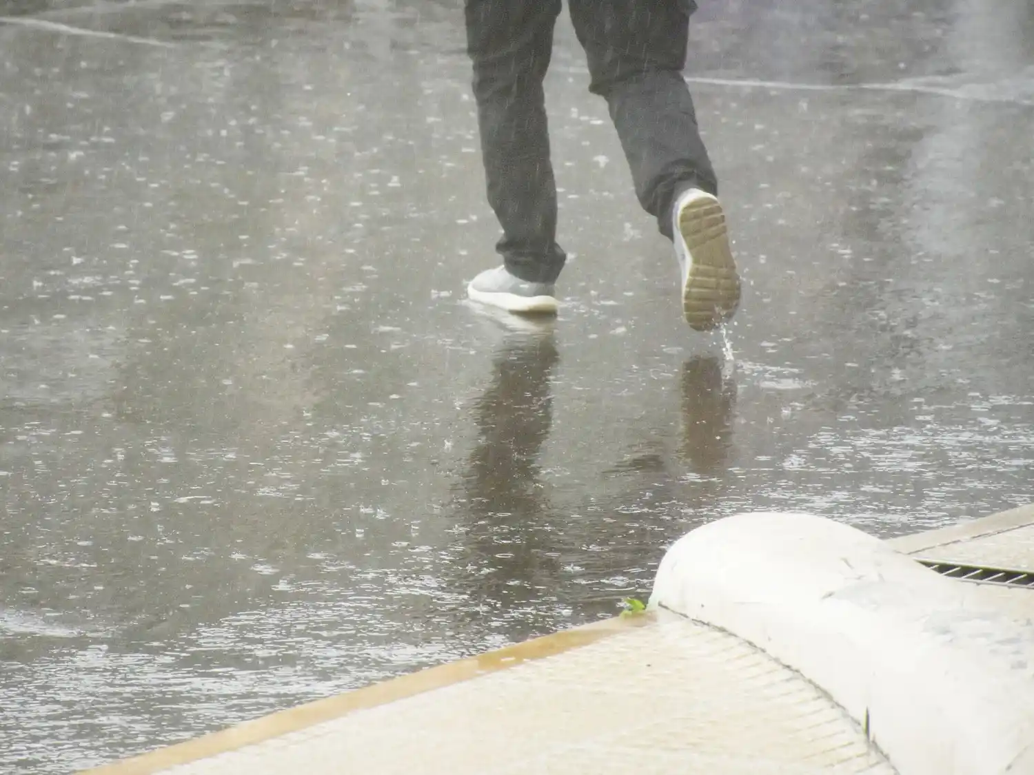 Emitieron alerta naranja por lluvias y tormentas