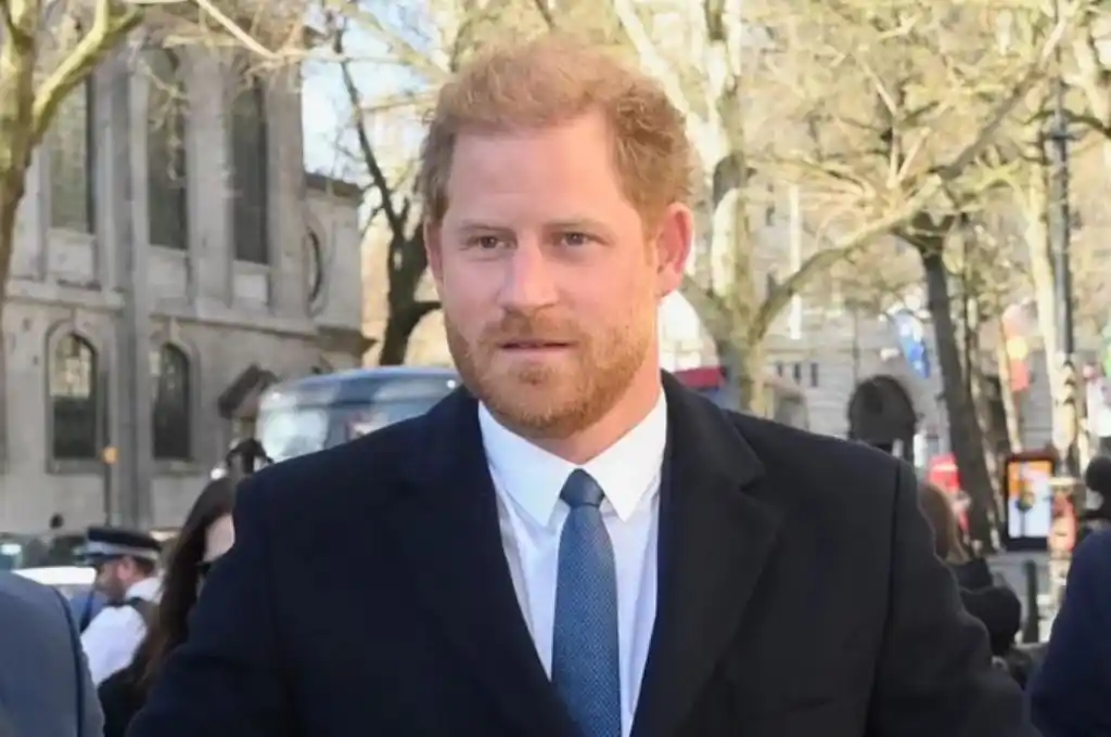 El príncipe Harry denunció al dueño del Daily Mail por difamación y violación de privacidad