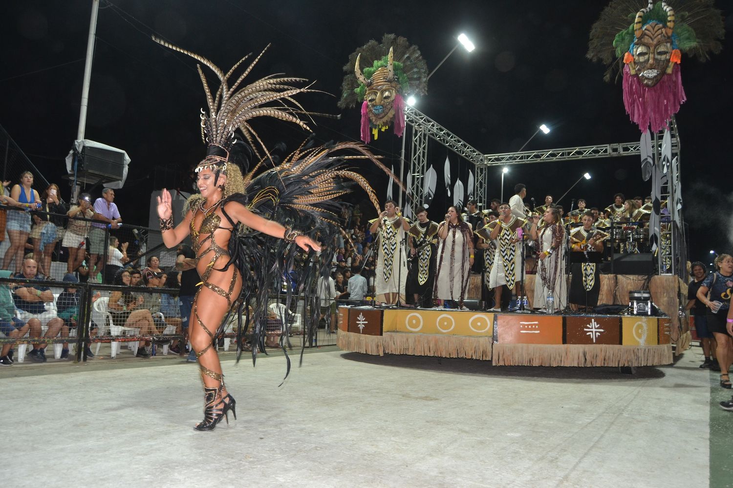 Gualeguay dio inicio a la Fiesta del Corso: tradición, color y magia carnavalera