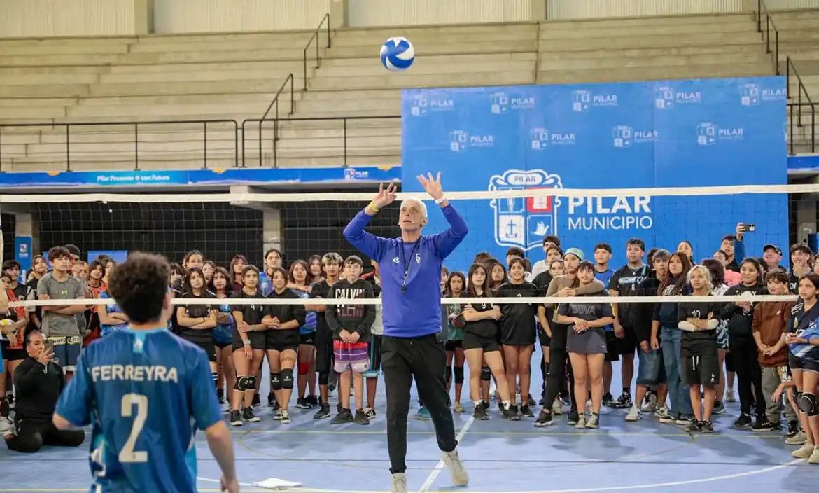 Multitudinaria clínica de vóley en el “Rusticucci” con el DT de Boca Juniors