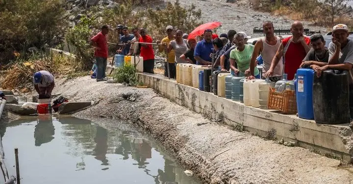 BAÑARSE EN UN LUJO: solo 25% de los venezolanos recibe agua potable