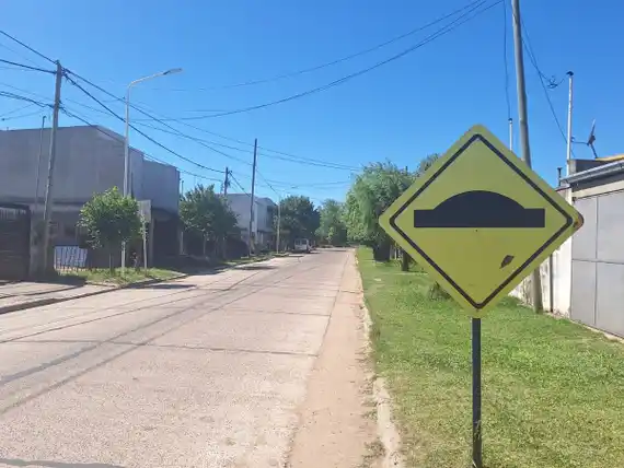 Vecinos del Tercer Cuartel reclaman medidas por el tránsito en calle Rojas