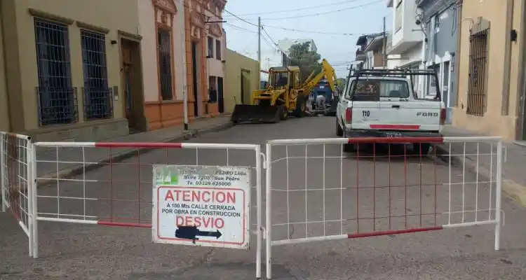 Por bacheo en calles de hormigón, circulación restringida en Quiroga entre 25 de Mayo y Mitre