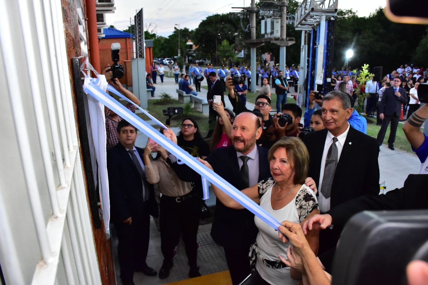 Insfrán encabezó el acto de imposición de nombre “Dr. Héctor Pastor” al centro de salud del Bernardino Rivadavia