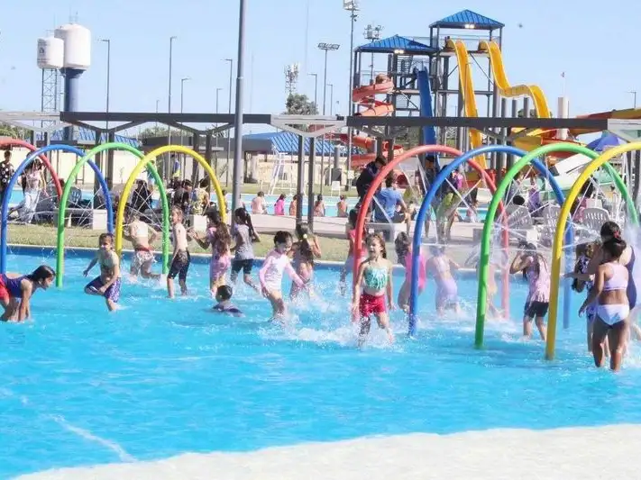 El parque acuático vive su tercera semana 
de colonia con récord de asistencia e inclusión