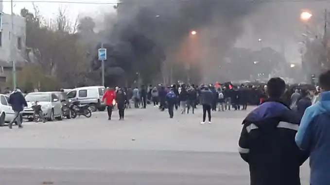 Violento enfrentamiento entre dos facciones de la UOCRA en el complejo de YPF en Ensenada