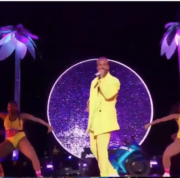 Maluma cantó en un "autoconcierto" durante los VMAs. Foto: Instagram 